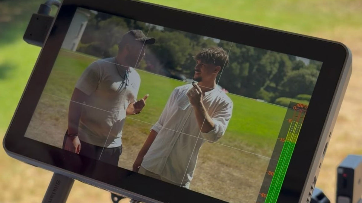 Charger la vidéo : Interview vidéo de Matthias Nezzar avec RUSH sur son parcours, l’entrepreneuriat et le développement de Nezzar Consulting.